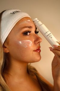 Vibrant Restore – Clarifying Moisturizer for Normal to Oily Skin